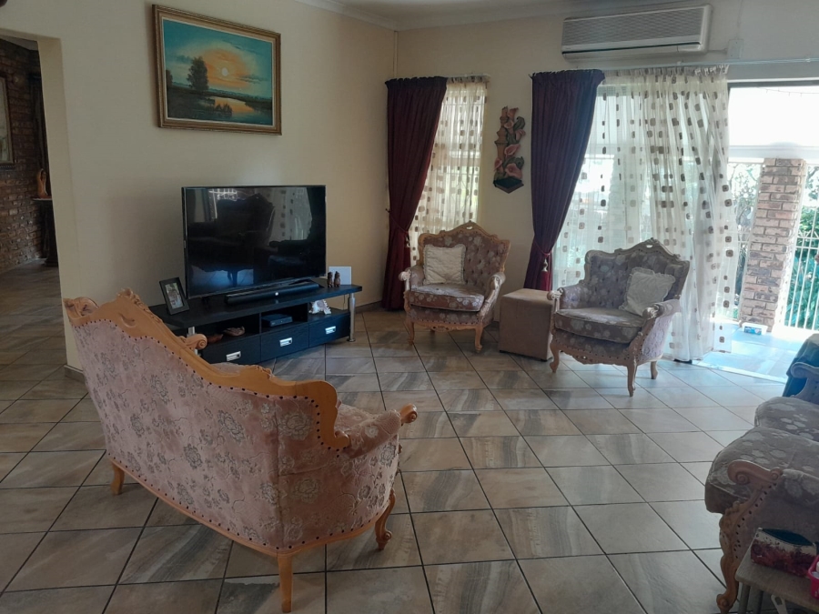 3 Bedroom Property for Sale in Safari Gardens North West